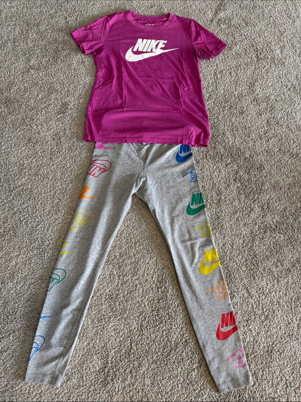 Nike Womens Pink Tee with matching Grey Leggings